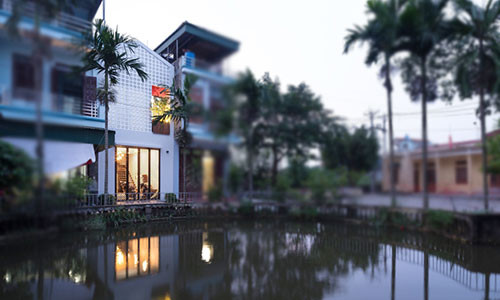 Căn nhà 3 tầng là tổ ấm của một gia đình trẻ ở tỉnh Hải Dương.