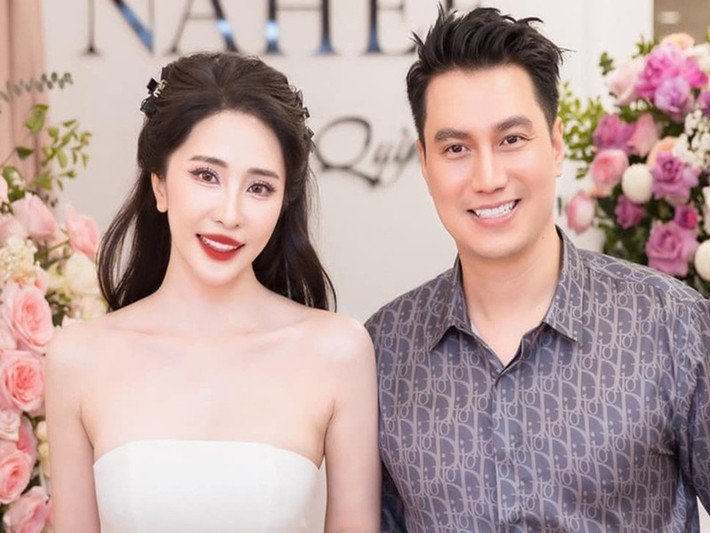 Việt Anh - Quỳnh Nga vướng tin đồn hẹn hò đã lâu và nhiều lần phủ nhận là một cặp. Mới đây, cặp đôi tin đồn lộ hình ảnh về cùng chung cư sau khi đi đánh pickleball. Ảnh: Vietnamnet.