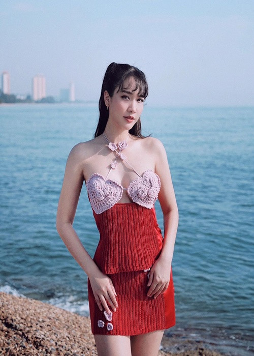 Min sinh năm 1989, giành giải Á hậu 1 cuộc thi Hoa hậu Teen Thái Lan năm 2006. Ảnh: Instagram Min Pechaya.