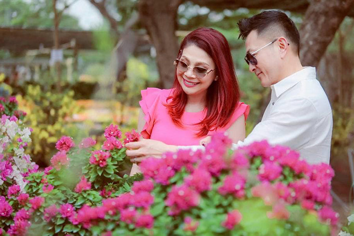 Ở tuổi 42, "búp bê" Thanh Thảo không chỉ có sự nghiệp thành công mà còn có tổ ấm viên mãn bên doanh nhân Tom Han và các con.