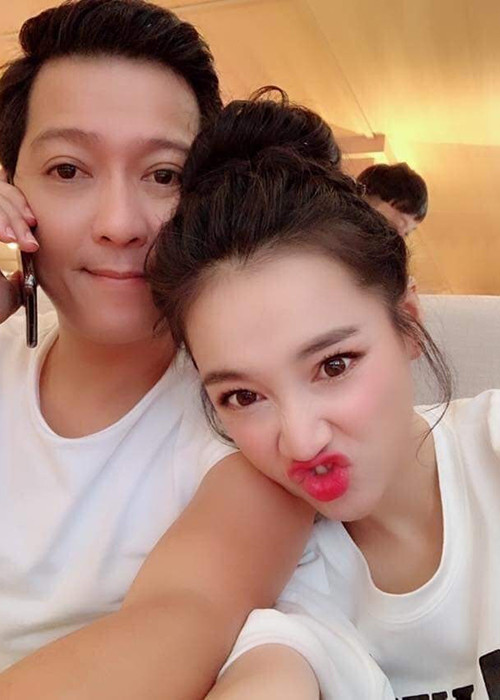 Sau 3 năm hẹn hò, Trường Giang - Nhã Phương quyết định làm đám cưới vào tháng 9/2018. Trước đó, chuyện tình của cặp đôi liên tục gây ồn ào dư luận.