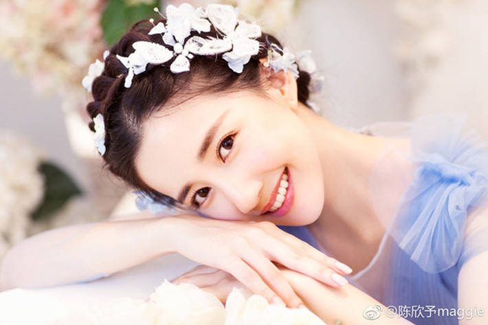 Trần Hân Dư gây chú ý khi tham gia diễn xuất trong bộ phim truyền hình " Ỷ Thiên Đồ Long Ký" đang lên sóng.