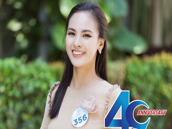 "Lần đầu tiên lên sóng của mình. Dù hơi run, còn nhiều điểm cần khắc phục nhưng mình sẽ cố gắng hơn nữa để ngày càng làm tốt hơn", người đẹp chia sẻ về lần đầu tiên dẫn bản tin Y tế 24h. Ảnh: FB Quỳnh Nga.