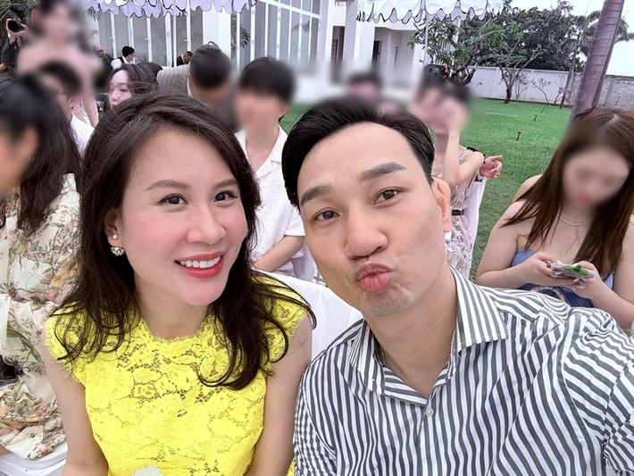 Vợ chồng Thành Trung vẫn mặn nồng sau 7 năm về chung một nhà. Ảnh: FB Ngọc Hương.