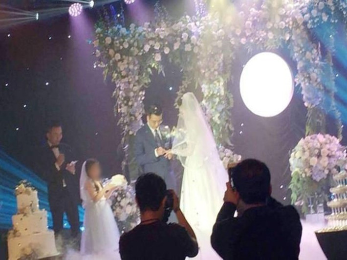 Quang Minh và Linh Lê là người kín tiếng chuyện riêng tư nên đến tận khi cả hai sắp cưới, nhiều người mới biết về mối quan hệ của cặp đôi này. Ảnh: Một thế giới