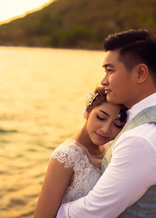 Thu Thảo và doanh nhân Phúc Thành làm đám cưới năm 2018. Tháng 4/2021 cặp đôi ly hôn. Gần đây, Thu Thảo bóc phốt chồng cũ ngoại tình, đánh vợ, người thứ ba tra tấn tinh thần cô từ lúc mang bầu đến khi ly hôn. Ảnh: FB Thu Thảo