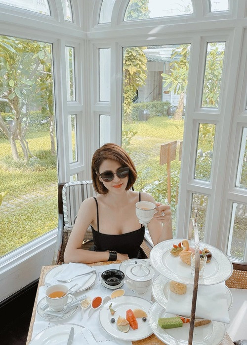 Lương Thu Trang làm mẹ đơn thân từ năm 24 tuổi. Hiện tại, cô sống kín tiếng.