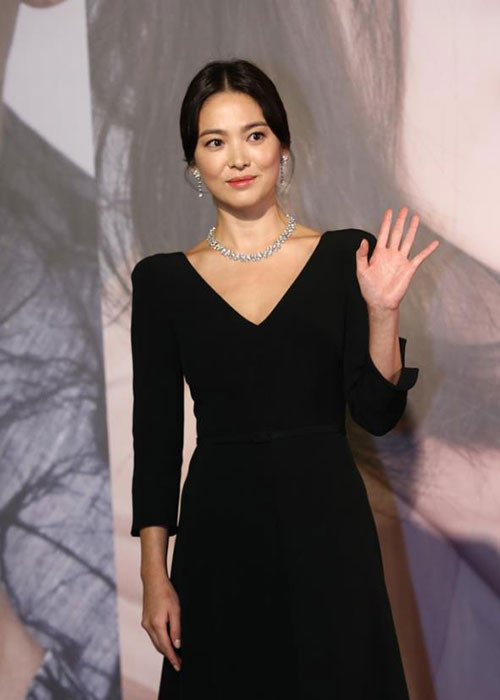 Sau ồn ào ly hôn Song Joong Ki, Song Hye Kyo vừa xuất hiện tại Lễ trao giải Kim Tượng 2019 ở Hong Kong. Ảnh: 163