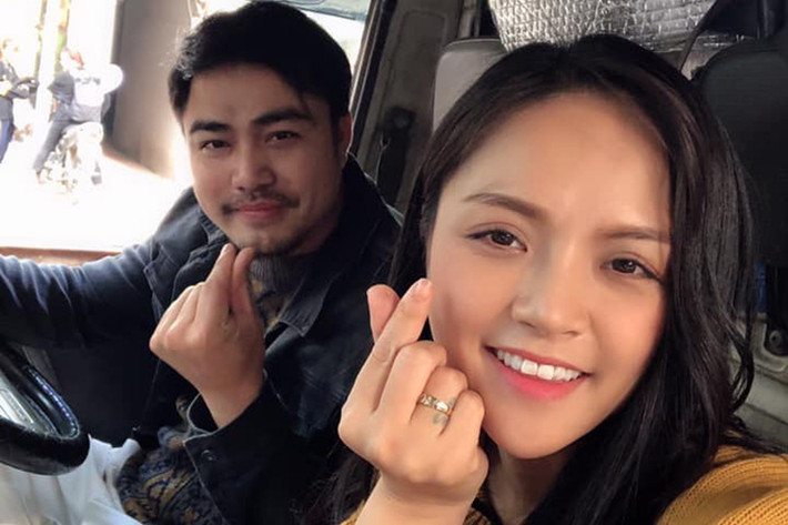 Cùng tham gia bộ phim "Về nhà đi con", Trọng Hùng khá thân với Thu Quỳnh.
