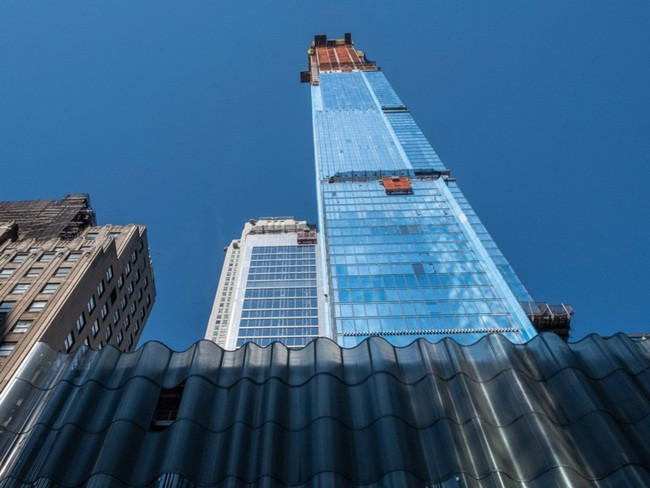 Tháp Central Park vẫn đang xây dựng. Tính đến cuối tháng 3/2019, tòa tháp đã xây đến tầng 95. Hiện, công trình này là tòa tháp chung cư cao nhất thế giới.