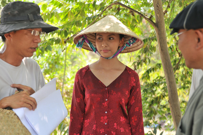 Đoàn làm phim "Giông bão" hiện chưa ai biết được cô đang trong hoàn cảnh khó khăn. Ảnh: Thế giới điện ảnh