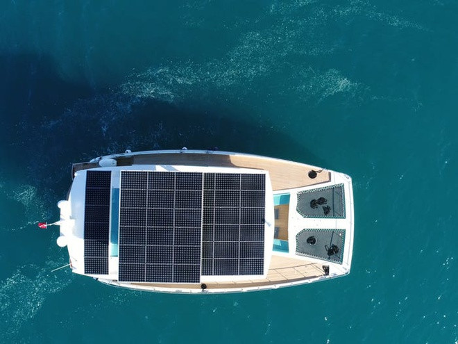 Đại diện Serenity Yachts cho biết: "Serenity 64 và Serenity 74 được thiết kế nhằm tối đa hóa hiệu năng nhưng vẫn vận hành một cách êm ái, đem lại sự thoải mái tuyệt đối cho du khách trong suốt hành trình".