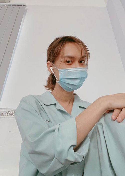 Vì du lịch ở Hàn Quốc đúng vào thời điểm bùng phát dịch nên Lynk Lee được cách ly ngay khi về nước.