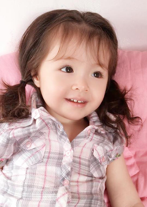Chia sẻ của Elly Trần còn kèm trích dẫn lời ca khúc “Những khi ta buồn”: “Những khi ta buồn / lại đến bên em ta ngồi / Khép mi mơ màng / hạnh phúc trôi qua êm ái”.
