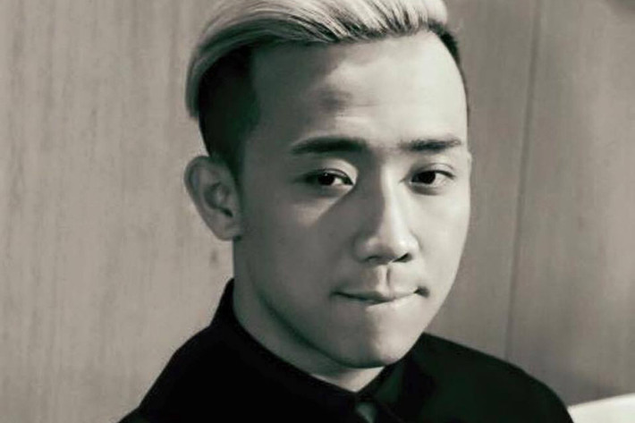 Sau chia sẻ của Trấn Thành, Hari Won cũng lên tiếng thừa nhận chuyện hẹn hò với nam danh hài nổi tiếng và cho biết đây là mối tình “mới bắt đầu”. Giữa lúc dư luận tiếp tục chỉ trích Hari Won, nam MC bênh vực bạn gái và mong dư luận bình tĩnh nhìn nhận đúng đắn về cô.