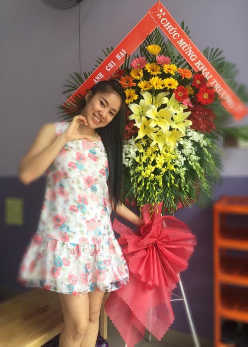 Sau lùm xùm hôn nhân tan vỡ, Lê Phương có sự nghiệp ngày càng rộng mở. Ngoài làm nghệ thuật, nữ diễn viên sinh năm 1985 còn thử sức kinh doanh. Tháng 6/2016, Lê Phương mở một quán ăn nhỏ để kinh tế thêm vững chắc.