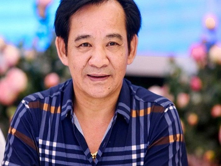 Anh nói thêm: “Trước khi nhận lời, tôi đã tìm hiểu tình hình. Tỉnh Lâm Đồng chưa có ca bệnh và vẫn mở hàng quán bình thường, tôi mới yên tâm đi. Tôi không đi từ vùng dịch. Có vài hình ảnh tôi không đeo khẩu trang được đăng tải, nhưng đó là lúc ngồi ăn trong phòng". Ảnh: Vietnamnet
