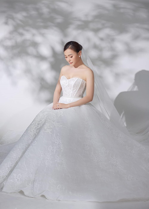 Phương Oanh mang bầu đôi nhờ phương pháp thụ tinh nhân tạo.