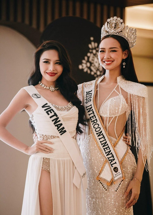 Ngọc Hằng được đương kim Hoa hậu Liên lục địa Bảo Ngọc ủng hộ và động viên. Ảnh: FBNV.
