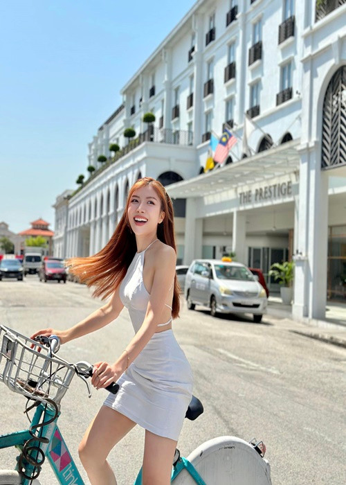 Cô kín tiếng về chuyện tình cảm sau khi chia tay nhạc sĩ Dương Khắc Linh.