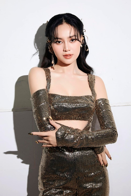 Mới đây, trong chương trình Chị đẹp đạp gió rẽ sóng, Ninh Dương Lan Ngọc cho hay, cô muốn đi du học về diễn xuất ở Australia.
