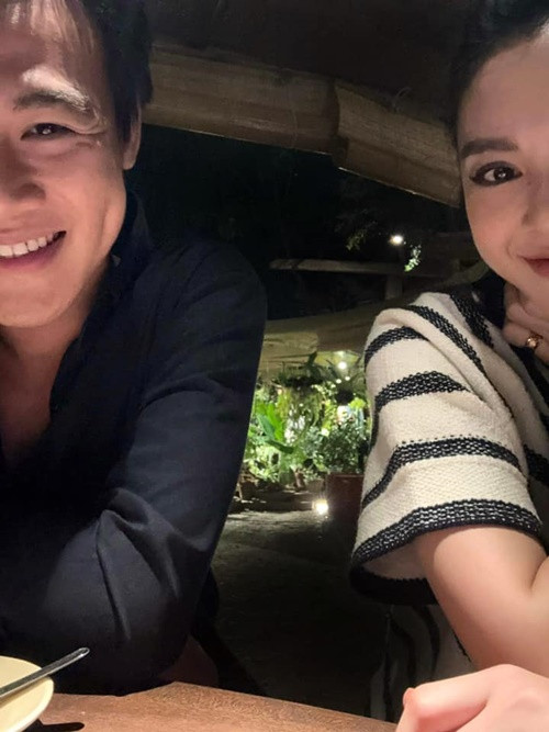 Cặp đôi gắn bó dù gặp nhiều sóng gió. Ảnh: FBNV.