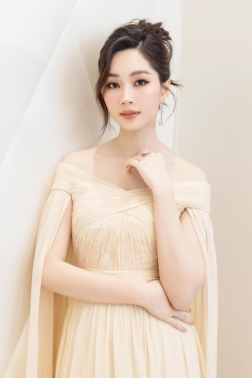Ở tuổi 33, nàng hậu sở hữu nhan sắc vạn người mê. Ảnh: FBNV.
