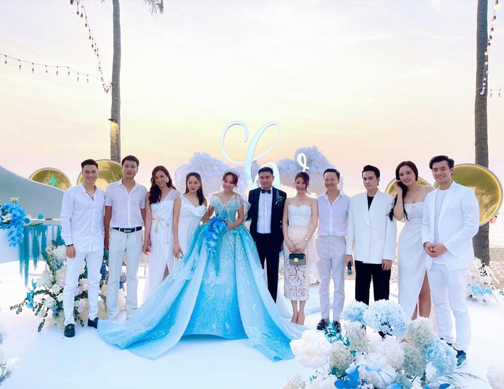 Doanh nhân Vinh Nguyễn và Diễm My đã trải qua 7 năm hẹn hò trước khi cưới.