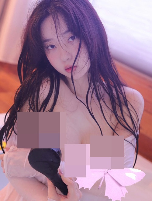 Ở một khoảnh khắc, hot girl Hàn Quốc hớ hênh vòng một khiến nhiều người phát ngại.