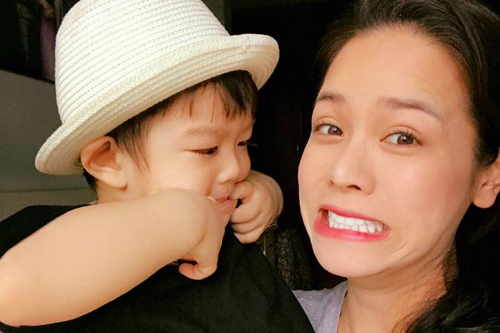 Trên trang cá nhân, Nhật Kim Anh thường xuyên đăng tải hình ảnh bên cậu con trai cưng.