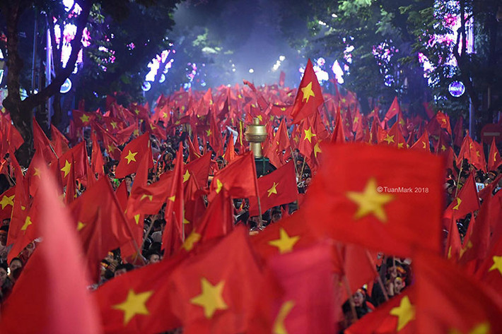 Thu Minh gửi lời nhắn nhủ U23 Việt Nam: “Khoảnh khắc không thể nào quên của dân tộc! Đội tuyển U23 Việt Nam, các bạn quá tuyệt vời! Các bạn là những "báu vật" của quốc gia - hãy tiếp tục kiên cường, quả cảm, bình tĩnh như vậy trong thứ 7 này nhé”.