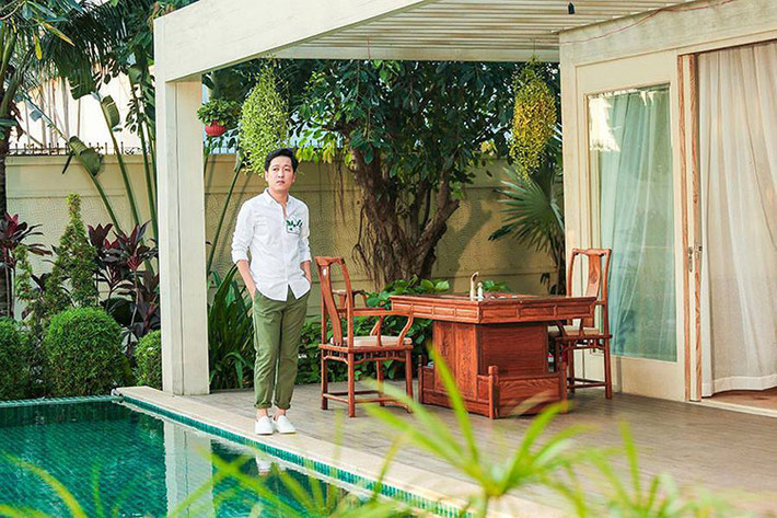 Trường Giang cầu hôn Nhã Phương trên sóng truyền hình không phải là ồn ào duy nhất của nam danh hài kể từ khi anh công khai chuyện tình cảm.
