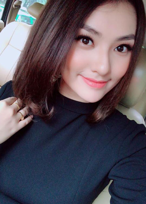 Cho đến nay, Hồng Quế vẫn giữ kín danh tính bố của con và chấp nhận cuộc sống mẹ đơn thân. Ảnh: FBNV