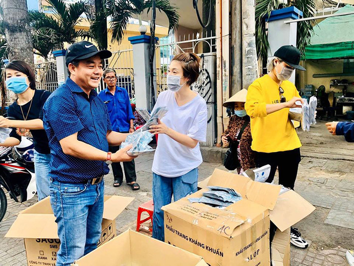 Trong quá trình phát khẩu trang, Pha Lê còn gặp không ít khó khăn khác.