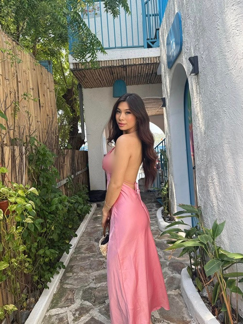 Princess Lam sở hữu vóc dáng gợi cảm, gương mặt đẹp sắc sảo. Ảnh: FB Princess Lam.