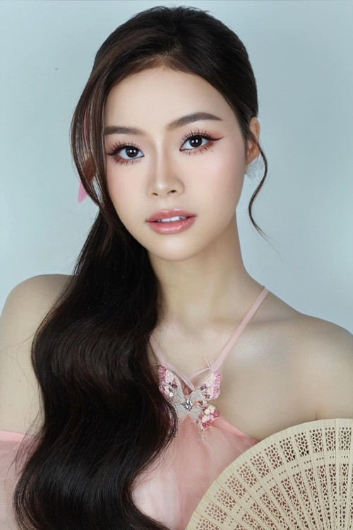 Đào Hiền làm người mẫu trong những năm qua. Ảnh: FB Đào Hiền.