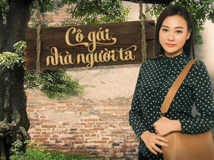 Phương Oanh hiện nhận được sự chú ý của nhiều khán giả khi đảm nhận vai cô giáo Uyên bị chồng hụt cưỡng hiếp. Trước đó, nhân vật của cô trong “Quỳnh búp bê” cũng bị cưỡng bức.