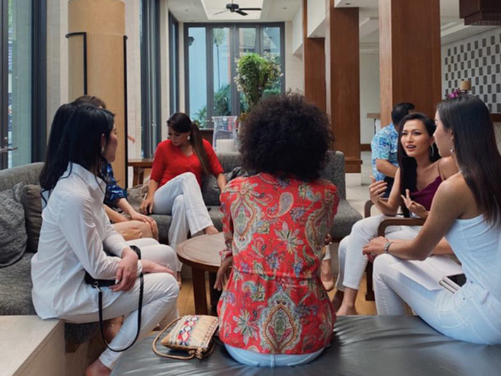 Hoài Sa được đánh giá cao trong những ngày đầu tại cuộc thi bởi sự thân thiện cùng nhan sắc rạng rỡ.