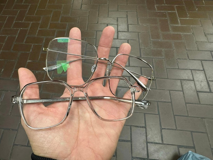 Nam ca sĩ dùng điện thoại mở đèn flash để báo hiệu xe gặp tai nạn. Sau đó, cảnh sát gọi xe tới đưa xe của Đan Trường về bãi xe để bên bảo hiểm kiểm tra và sửa chữa. Cú va chạm kiến 2 chiếc kính của nam ca sĩ bị hỏng.