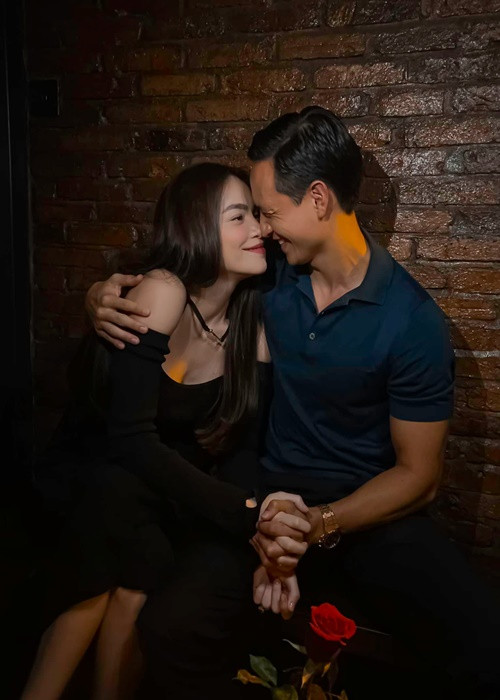 Bên nhau 6 năm, có hai con chung, Hồ Ngọc Hà và Kim Lý vẫn tình tứ như ngày mới yêu.