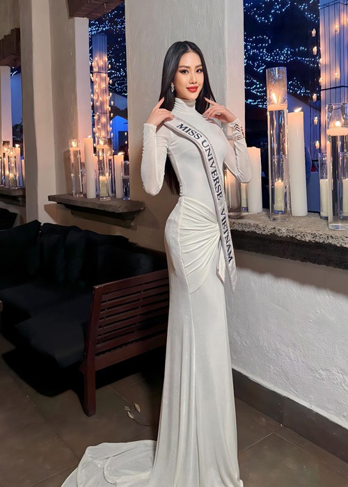 Bùi Quỳnh Hoa cùng các thí sinh đang tập luyện cho đêm thi bán kết (ngày 15/11, giờ địa phương) và thi trang phục dân tộc (ngày 16/11, giờ địa phương). Ảnh: Miss Universe Vietnam.