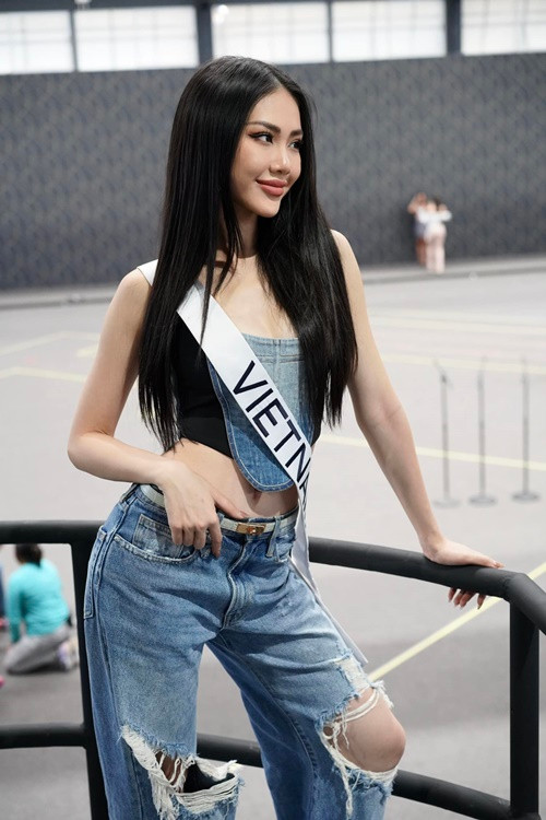 Bùi Quỳnh Hoa đang ở El Salvador tham gia Miss Universe 2023. Trong bảng dự đoán thứ 4 của chuyên trang sắc đẹp Missosology, đại diện Việt Nam ở vị trí thứ 18. Như vậy, Bùi Quỳnh Hoa đã tụt hạng. Ảnh: FBNV.