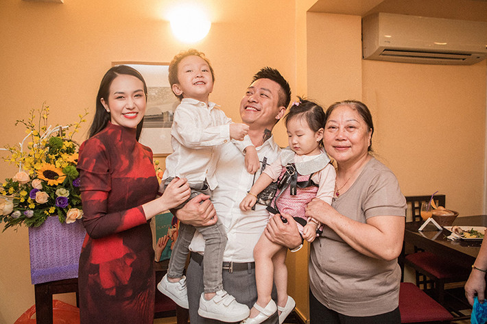 Cũng như Mỹ Tâm và Quang Dũng, Tuấn Hưng chuyên tâm đi hát sau vai diễn bị chê. Hiện, ngoài sự nghiệp vững chắc, Tuấn Hưng còn có tổ ấm hạnh phúc bên vợ và hai con.
