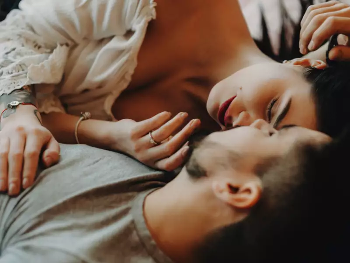  Cung hoàng đạo Bạch Dương: Bạn sẽ bắt đầu năm 2019 với rất nhiều sự hứng thú, lãng mạn và đam mê. Chuyện tình cảm tốt đẹp có thể khiến bạn quá tự tin và dễ gặp phải những rủi ro không cần thiết. Bạn hãy suy nghĩ trước khi bạn hành động.