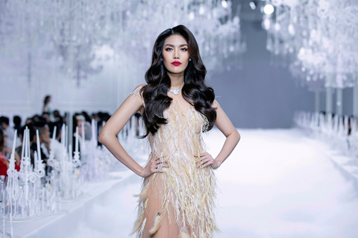 Show diễn của Lý Quí Khánh đánh dấu 10 năm nam thiết kế gắn bó với thời trang. Ảnh: Lifestyle