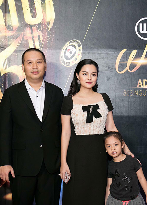 Phạm Quỳnh Anh - Quang Huy đã đệ đơn ly hôn. Lần cuối cùng khán giả được thấy cặp đôi xuất hiện bên nhau là tại một sự kiện vào tháng 8/2017.