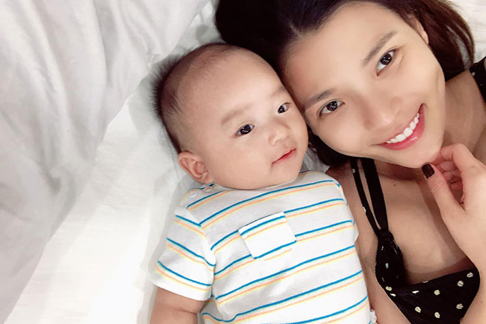 Quý tử nhà Thúy Diễm tên Lương Thế Bảo, cất tiếng khóc chào đời vào ngày 27/6. Ở nhà tên thân mật của cậu nhóc là Bảo Bảo.