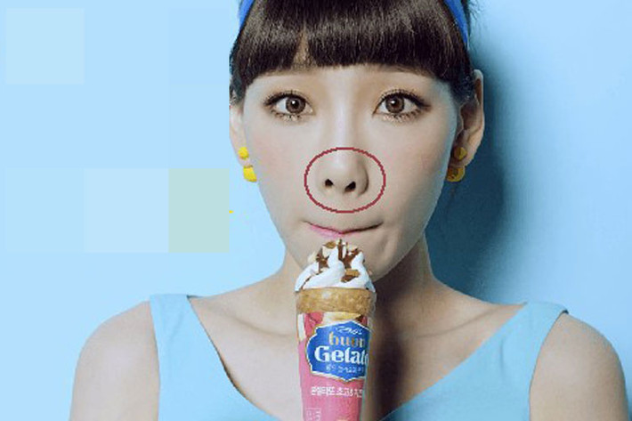 Giống Im Na Young, nữ ca sĩ Taeyeon cũng bị lộ chuyện phẫu thuật thẩm mỹ bởi hai cánh mũi có sự chênh lệch rõ ràng. Ảnh: Dân Việt