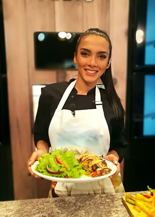 Clara Sosa không ngừng học hỏi, trau dồi kiến thức để tạo nên những món ăn vừa đẹp vừa ngon.