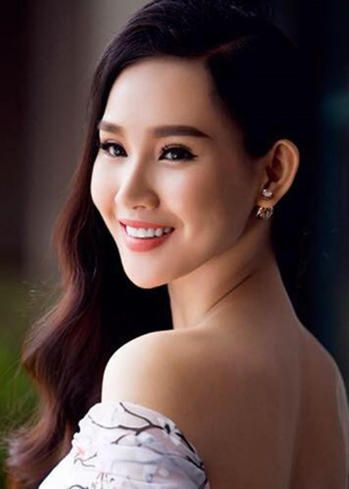 Một trong số những người lên tiếng “vạch mặt” Thanh Trúc muốn PR bản thân là ca sĩ Nhật Thu. Cụ thể, Nhật Thu cho biết Thanh Trúc đã có con ngoài ý muốn với chồng của bạn thân cô. Sau khi người chồng này quay về với vợ, Thanh Trúc lại chỉ trích anh làm khổ cô. Ảnh: FBNV